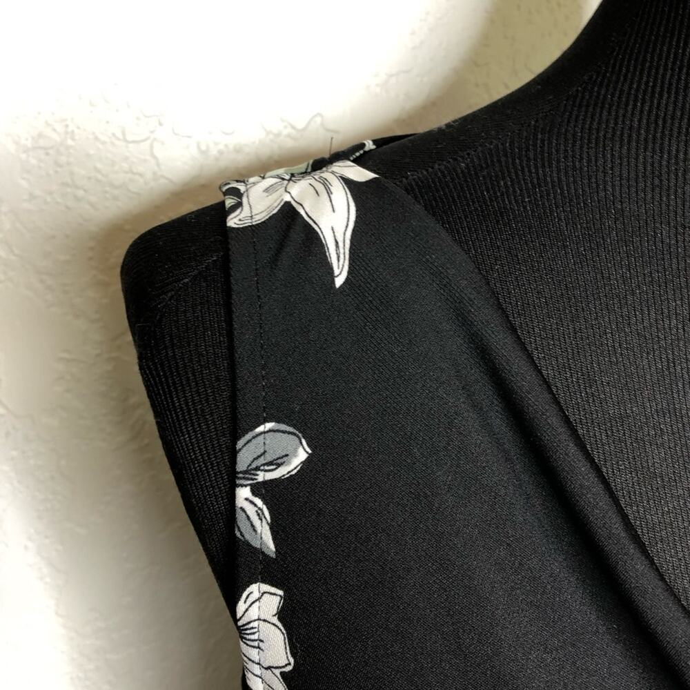 WHBM black white pink floral sleeveless cowl neck top size Extra Small XS - Picture 7 of 13